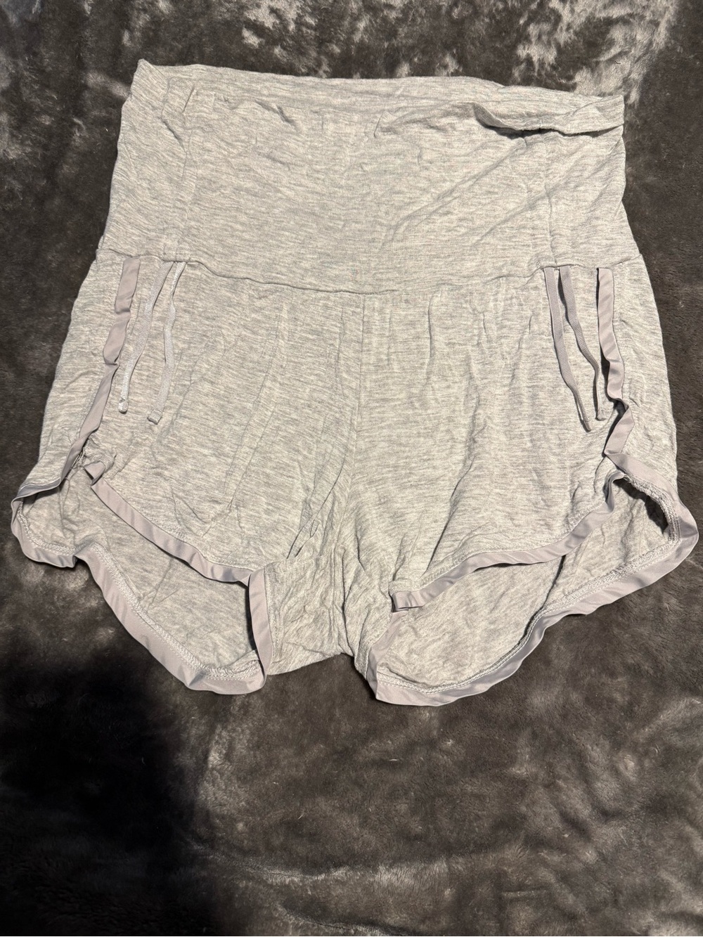 A Pea in the Pod Light Gray Maternity Lounge Shorts- M